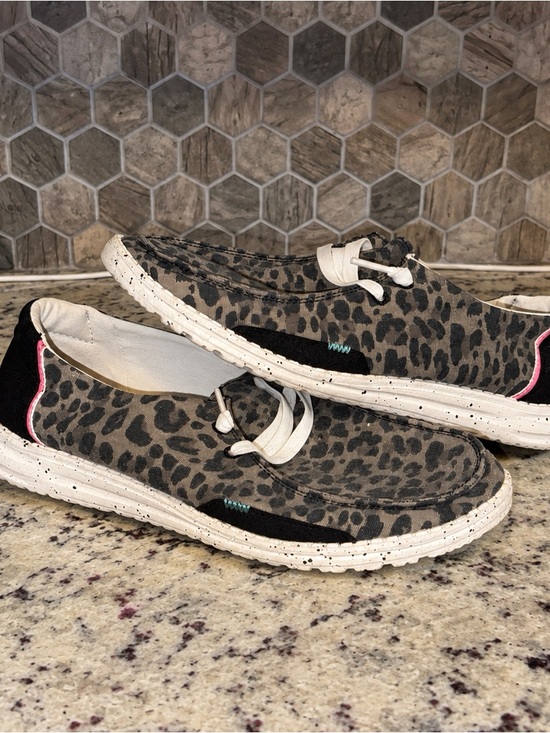 Hey Dude Shoes - Hey Dude Wendy Jungle Brown Leopard Print Slip On Shoes Women’s Size 8 EU 39